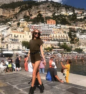 Holly Hicks #1880705